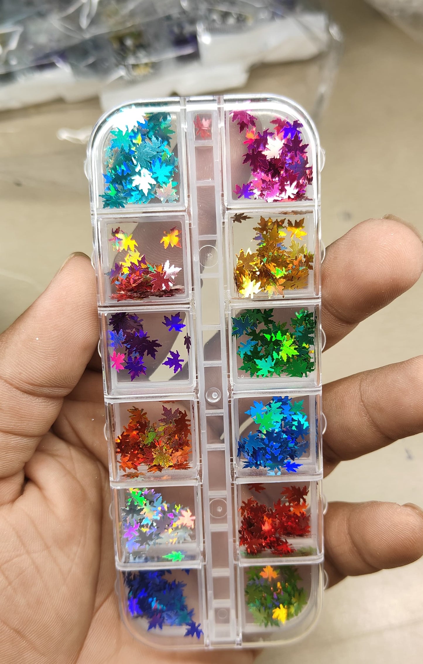 GV785 12-Grid Holographic Maple Leaf Nail Art Sequin Box – Metallic Glitter Shapes for DIY Nails