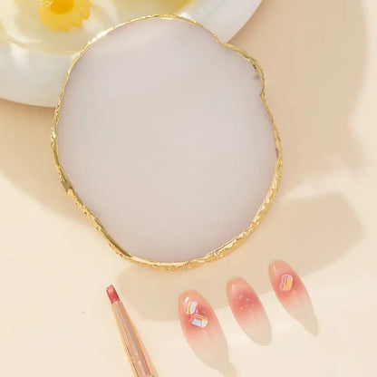 GV768 Low-Allergy Resin Agate Nail Art Palette Board with Color-Coded Sections & Rounded Edges – Professional Nail Polish Mixing Tray, Logo-Free Design Color may Vary