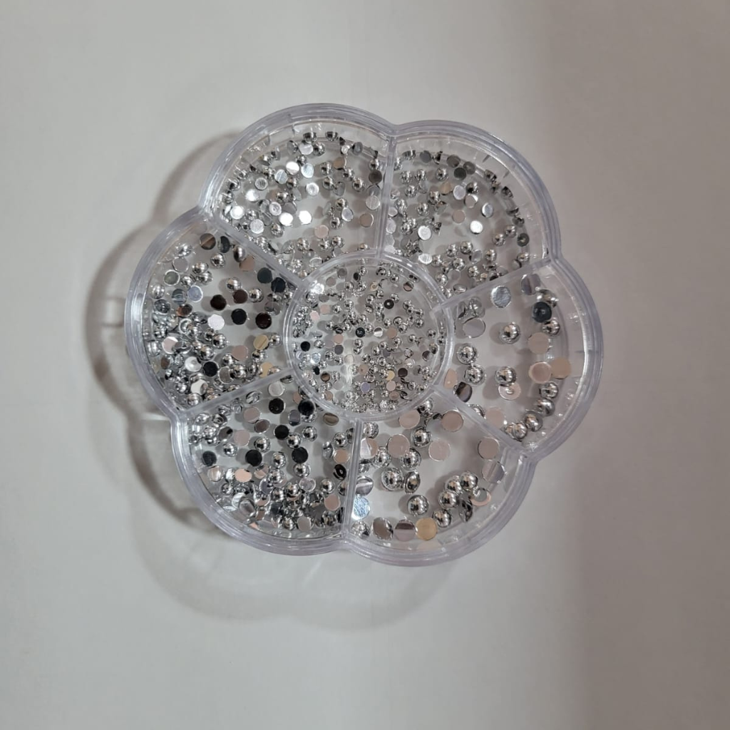 GV947 Nail Art Pearl Rhinestone Decoration Set – Mixed Size Flat Back Pearls with Storage Wheel for DIY Nail Design